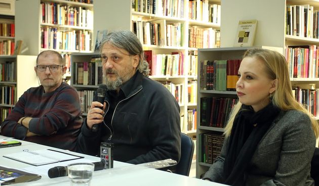 Na konferenciji za medije Zajednica nakladnika i knjizara Hrvatske gospodarske komore prezentirala je ovogodisnji nastup i program Hrvatske na Medjunarodnom sajmu knjiga u Frankfurtu. Nastup Hrvatske predstavili su Nenad Bartolcic, Miso Nejasmic i dizajne