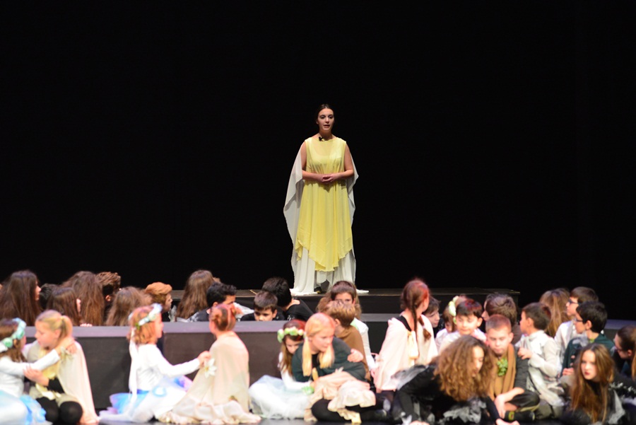 Premijera predstave “U sjeni” udruge “Igrajmo se” Premijera predstave “U sjeni” udruge “Igrajmo se”