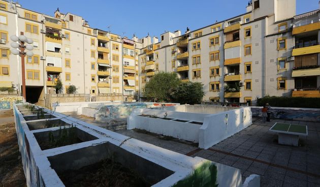 Bili Brig, stambena zgrada