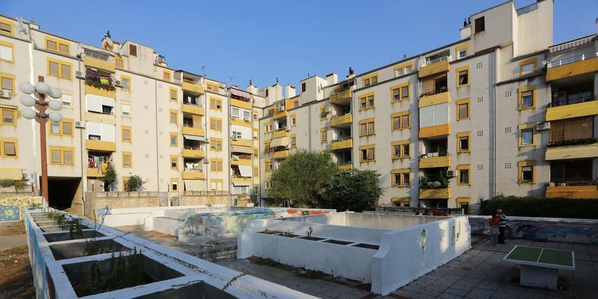 Bili Brig, stambena zgrada