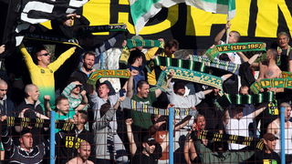 Zadar, 060413. 
Stadion na Stanovima.
Utakmica 26. kola prve HNL izmedju NK Zadar i NK Istra. Na fotografiji: navijaci Istre Demoni.
Foto: Jure Miskovic / CROPIX
