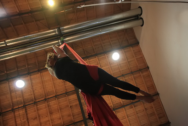 Arsenal: Xiomara Circo Art – ples na svili, Foto: Roberto Lerga Arsenal: Xiomara Circo Art – ples na svili, Foto: Roberto Lerga