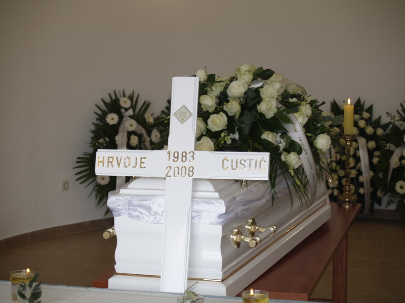 Posljednji ispracaj Hrvoja Custica, Murvica 5. travnja 2008, 12 sati Posljednji ispracaj Hrvoja Custica, Murvica 5. travnja 2008, 12 sati
