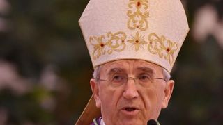 Kistanje: Zadarski nadbiskup Želimir Puljić blagoslovio relikvije sv. Nikole. Foto: Hrvoje Jelavić/PIXSELL Kistanje: Zadarski nadbiskup Želimir Puljić blagoslovio relikvije sv. Nikole. Foto: Hrvoje Jelavić/PIXSELL