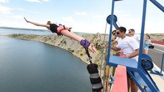Mario Možnik otvorio bungee jumping sezonu na Masleničkom mostu, Photo: Hrvoje Jelavic/PIXSELL