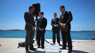 Svečanost polaganja J. Y. Costeau memorijalne ploče na Morskim orguljama