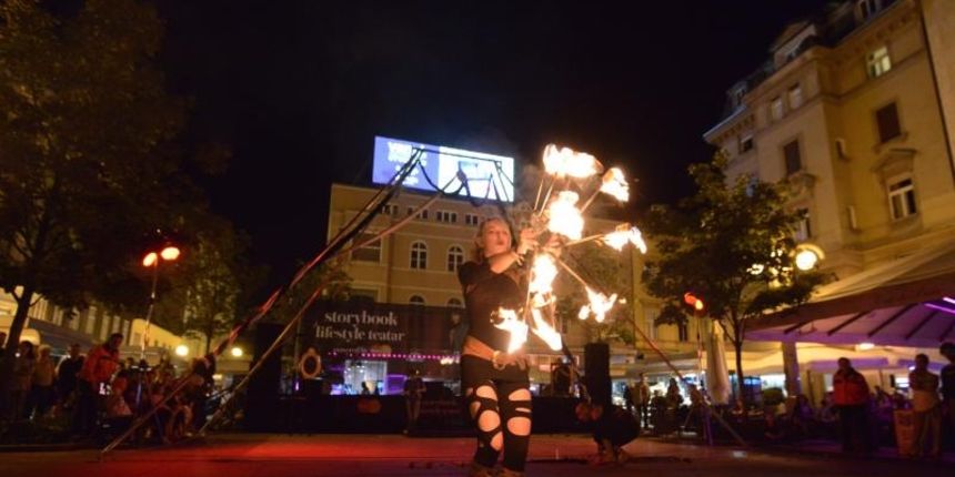 Storybook Teatar na Cvjetnom trgu i party se odrzao u Supercaffeu gjde su dosle osobe iz javnog zivota. Predstava zivot na vosokoj nozi by Ludifico Photo: Marko Lukunic/PIXSELL Storybook Teatar na Cvjetnom trgu i party se odrzao u Supercaffeu gjde su dosle osobe iz javnog zivota. Predstava zivot na vosokoj nozi by Ludifico Photo: Marko Lukunic/PIXSELL