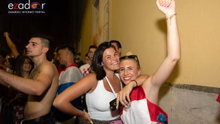 Čudesna noć: Velika fešta ulicama Zadra nakon plasmana Vatrenih u finale SP Čudesna noć: Velika fešta ulicama Zadra nakon plasmana Vatrenih u finale SP