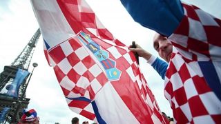 Euro 2016: Hrvatski navijači napravili fenomenalnu atmosferu u Parizu. Photo: Sanjin Strukić/PIXSELL Euro 2016: Hrvatski navijači napravili fenomenalnu atmosferu u Parizu. Photo: Sanjin Strukić/PIXSELL