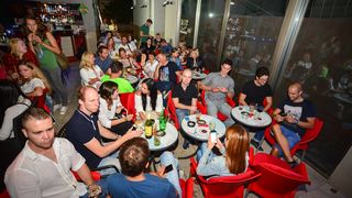 Klapa Contra oduševila u Teatro Baru i Zlatnom kutiću. Foto: Iva Perinčić Klapa Contra oduševila u Teatro Baru i Zlatnom kutiću. Foto: Iva Perinčić