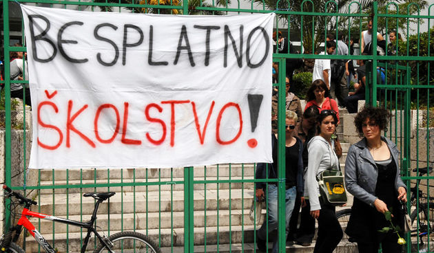 Split, 270409. 

Val studentskih prosvjeda koji je prosli tjedan zahvatio zagrebacko sveuciliste prosirio se cijelom akademskom zajednicom u Hrvatskoj. Studenti splitskog Kinezioloskog fakulteta  pridruzili su se svojim kolegama iz Zagreba, te se bune pro