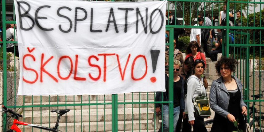 Split, 270409.
Val studentskih prosvjeda koji je prosli tjedan zahvatio zagrebacko sveuciliste prosirio se cijelom akademskom zajednicom u Hrvatskoj. Studenti splitskog Kinezioloskog fakulteta pridruzili su se svojim kolegama iz Zagreba, te se bune pro Split, 270409.
Val studentskih prosvjeda koji je prosli tjedan zahvatio zagrebacko sveuciliste prosirio se cijelom akademskom zajednicom u Hrvatskoj. Studenti splitskog Kinezioloskog fakulteta pridruzili su se svojim kolegama iz Zagreba, te se bune pro