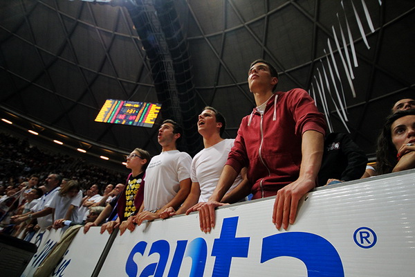 Najbolji navijači na svitu na utakmici Zadar-Cibona, Foto: Mia Čop Najbolji navijači na svitu na utakmici Zadar-Cibona, Foto: Mia Čop