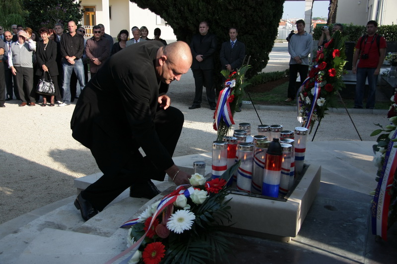 Image 1054197 (auto)