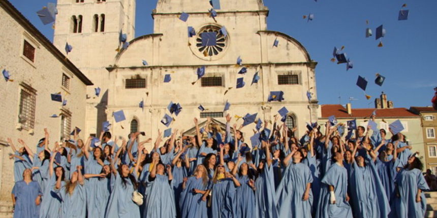 Sveti Donat: Promocija maturanata medicinske Sveti Donat: Promocija maturanata medicinske