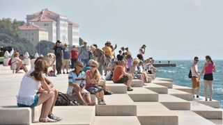 Guštanje u jugu na zadarskoj rivi 15. rujna 2015. Foto: Dino Stanin/PIXSELL