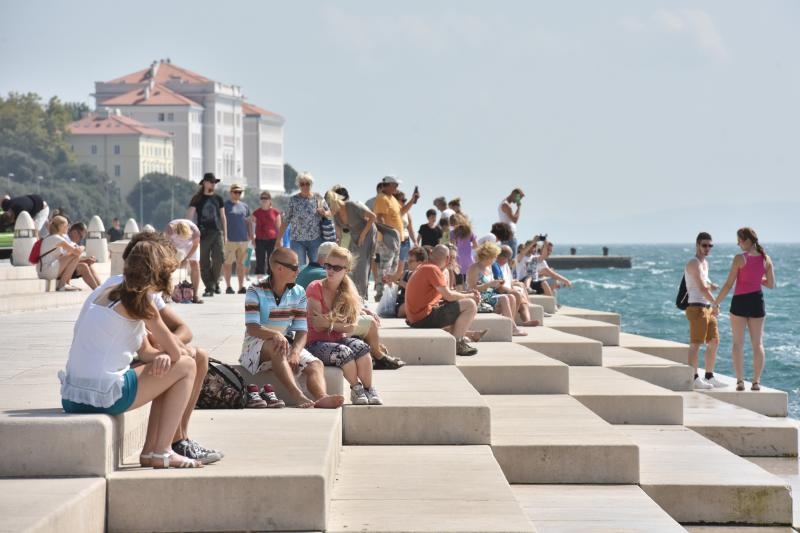 Guštanje u jugu na zadarskoj rivi 15. rujna 2015. Foto: Dino Stanin/PIXSELL