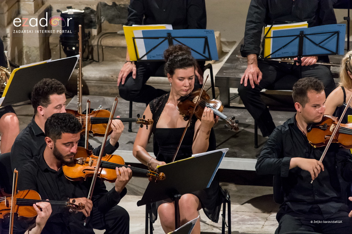59. Glazbene večeri u sv. Donatu: Orkestar Epoque i gitarist Krešimir Bedek @ Crkva sv. Nikole