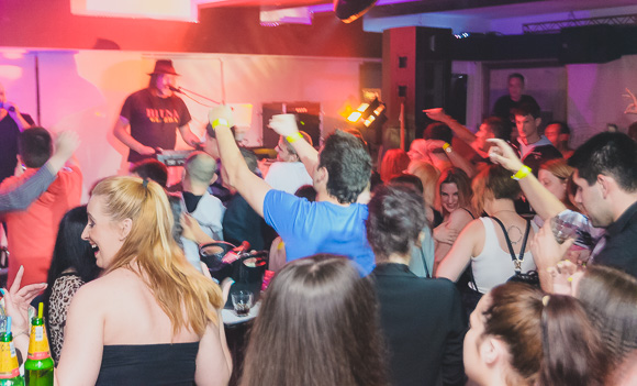 Siniša Vuco @ Hitch bar, 16.5.2015. (Foto: Ivan Toman)