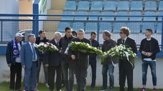 Na stadionu u Stanovima obilježena 10. obljetnica smrti Hrvoja Ćustića Na stadionu u Stanovima obilježena 10. obljetnica smrti Hrvoja Ćustića