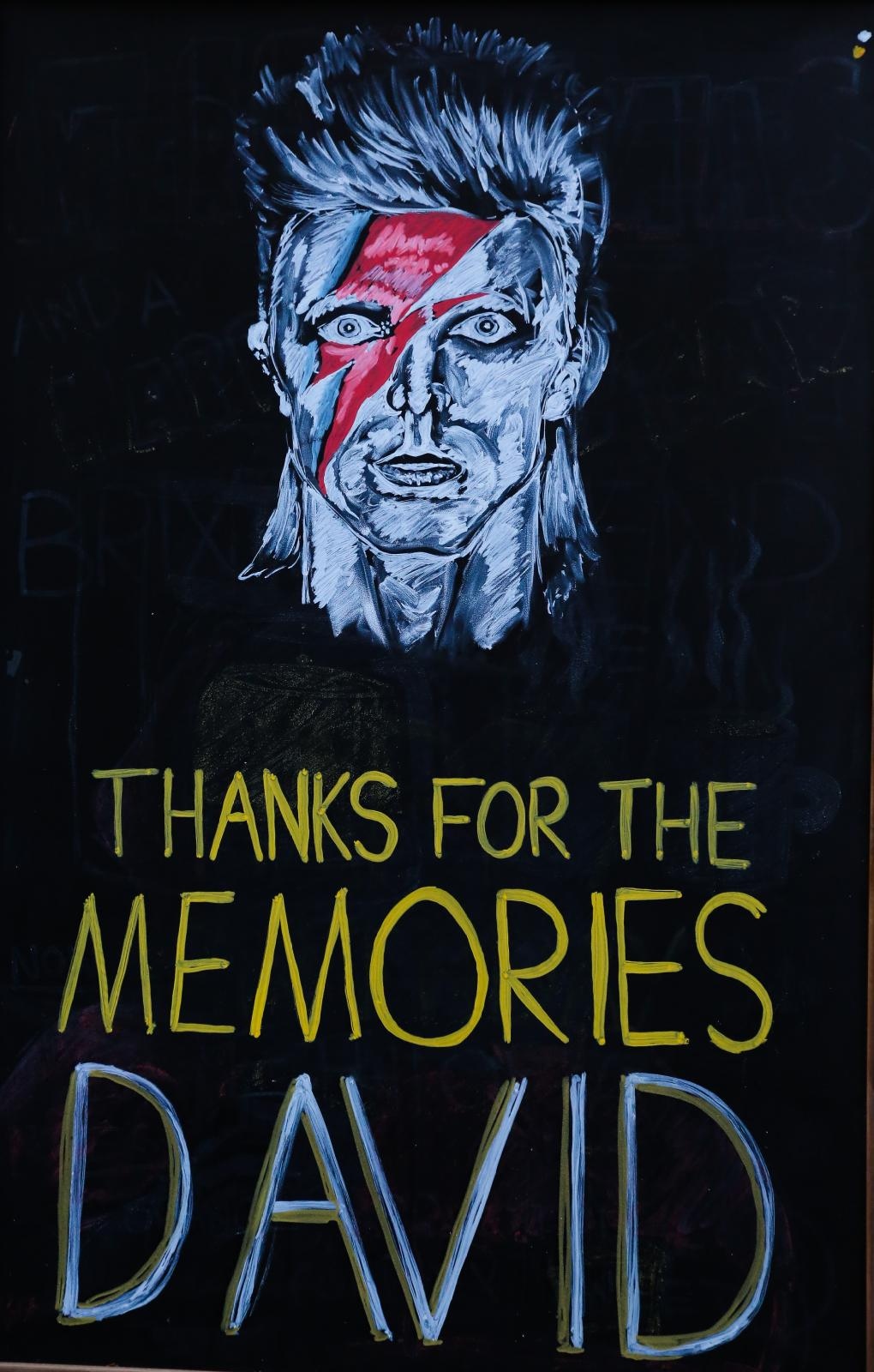 Memorijal David Bowiea u Brixtonu u Londonu Memorijal David Bowiea u Brixtonu u Londonu