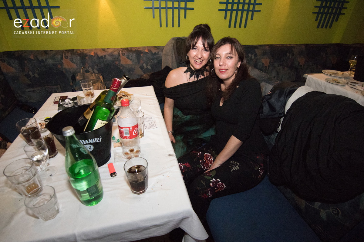 Ludnica u Saturnusu: Najbolji doček u svemiru i šire Ludnica u Saturnusu: Najbolji doček u svemiru i šire