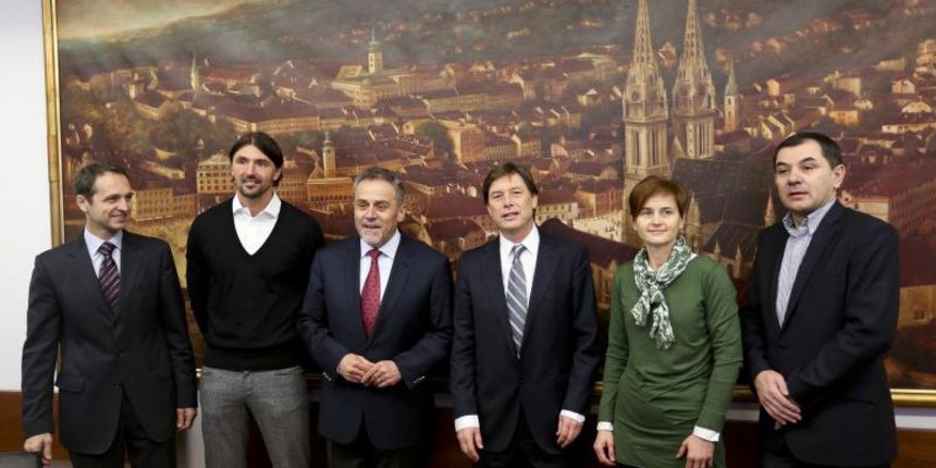 08.02.2014., Zagreb – Gradonacelnik Milan Bandic sastao se s glavnim direktorom Europskog ATP-a Laurentom Delanney-em. Na sastanku su prisustvovali i Branimir Horvat, Goran Ivanisevic, Ivica Lovric. Photo: Slavko Midzor/PIXSELL 08.02.2014., Zagreb – Gradonacelnik Milan Bandic sastao se s glavnim direktorom Europskog ATP-a Laurentom Delanney-em. Na sastanku su prisustvovali i Branimir Horvat, Goran Ivanisevic, Ivica Lovric. Photo: Slavko Midzor/PIXSELL