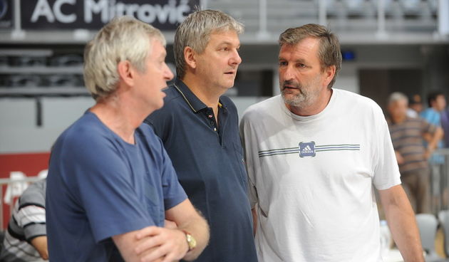 Zadar, 160811.Danas su pocele pirpeme kosarkasa Zadra koje je ove godine trenira  novi trener Ales Pipan.Na slici : Ante Marulovic, pomocni trener,Ales Pipan i Branko Skroce sportski direktorFoto : Vladimir Ivanov / CROPIX