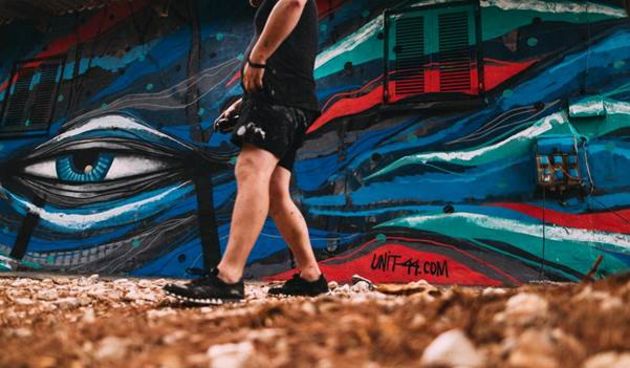 Glasoviti umjetnici oslikavaju fasade na Obonjanu