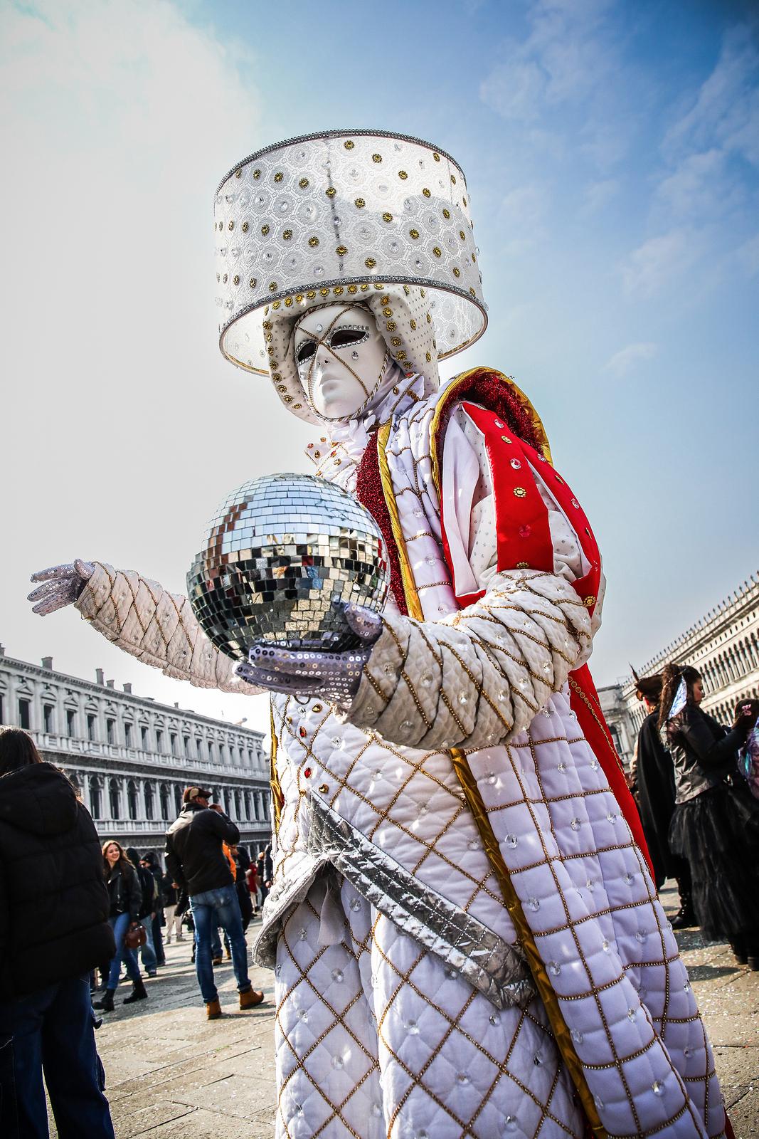 Venecijanski karneval ove godine je posvećen velikom ljubavniku Giacomu Casanovi Venecijanski karneval ove godine je posvećen velikom ljubavniku Giacomu Casanovi