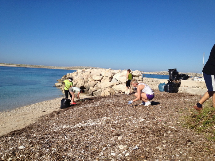 Premuda: Akcija čišćenja plaže “Zad crikve”, Foto: Ivana, Eva, Mia i Lea