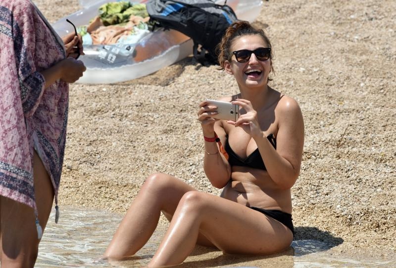 Posljednji dan Love International Festivala u Tisnom privukao je veliki broj mladih iz cijele Europe, a najviče iz Velike Britanije. Photo: Hrvoje Jelavić/PIXSELL Posljednji dan Love International Festivala u Tisnom privukao je veliki broj mladih iz cijele Europe, a najviče iz Velike Britanije. Photo: Hrvoje Jelavić/PIXSELL