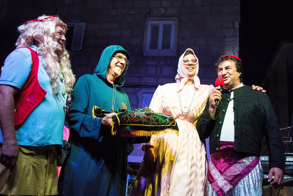 Paški ljetni karneval 2017 – maškarana povorka