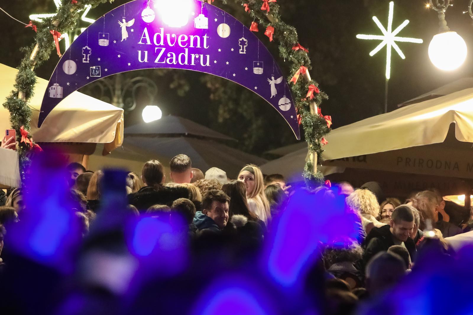 Koncertom grupe Dalmatino otveron Advent u Zadru 2022. Koncertom grupe Dalmatino otveron Advent u Zadru 2022.