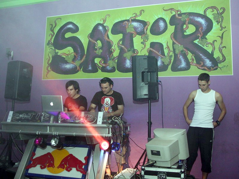 Klub Satir: DJ Liquid, DJ Simona i Tomislav Rupic