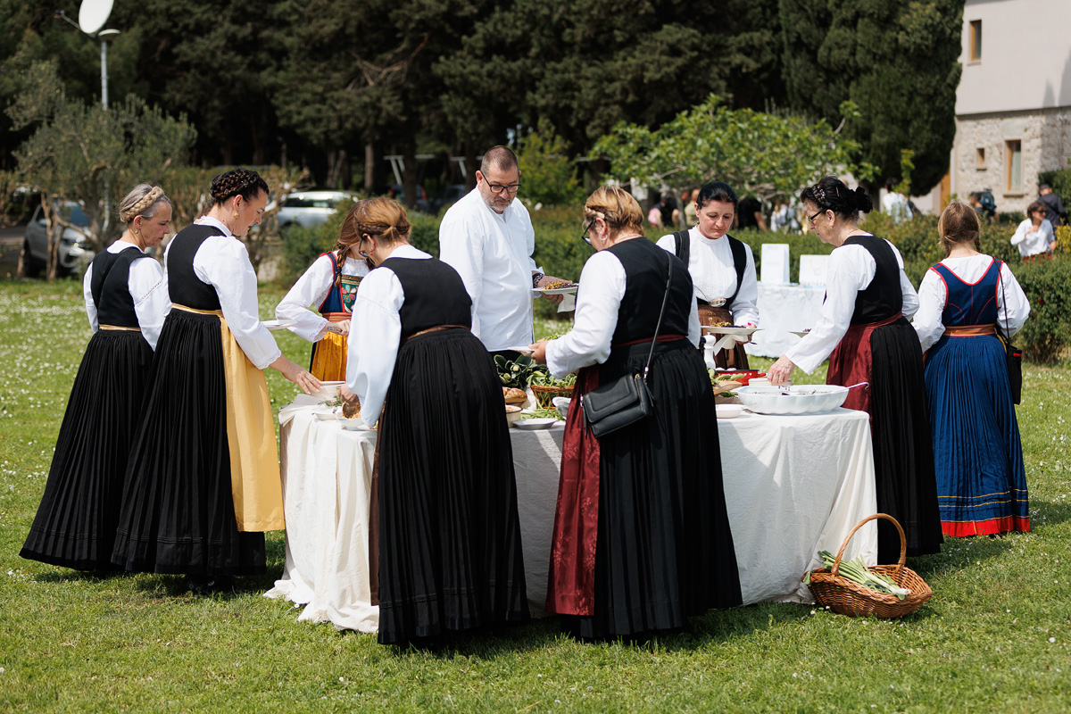 Materine užance @ kamp Crkvine, Vransko jezero Materine užance @ kamp Crkvine, Vransko jezero