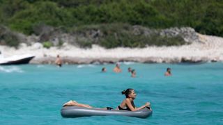 Ljetni dana na dugootočkoj plaži Sakarun, biseru Mediterana s prekrasnim tirkiznim morem, Foto: Filip Brala/PIXSELL Ljetni dana na dugootočkoj plaži Sakarun, biseru Mediterana s prekrasnim tirkiznim morem, Foto: Filip Brala/PIXSELL