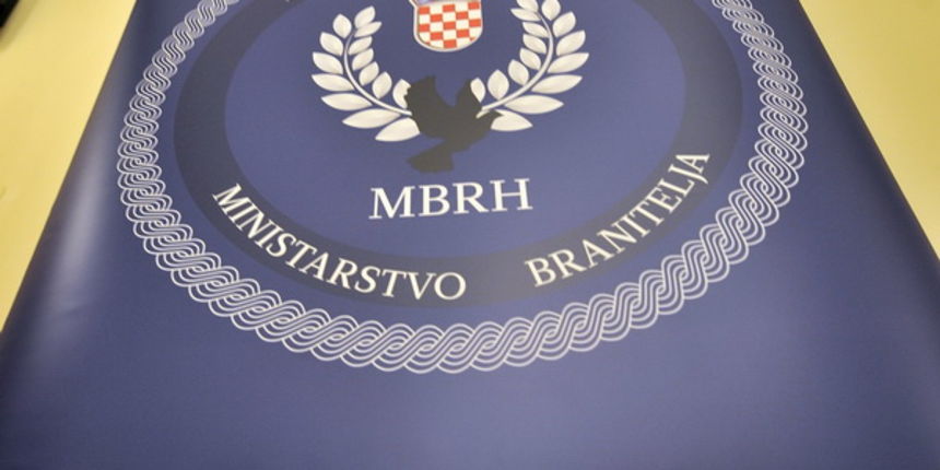 Zagreb, 281212.Ministarstvo branitelja, izvanredna konferencija za medije ministra Freda Matica povodom uhicenja i provodjenja istrage protiv pomocnika ministra Dinka Mikulica.Foto: Bruno Konjevic / CROPIX Zagreb, 281212.Ministarstvo branitelja, izvanredna konferencija za medije ministra Freda Matica povodom uhicenja i provodjenja istrage protiv pomocnika ministra Dinka Mikulica.Foto: Bruno Konjevic / CROPIX