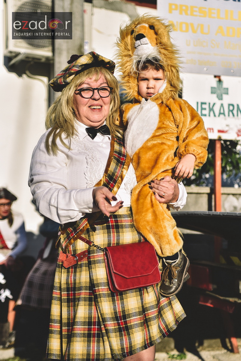 Škotski kiltovi preplavili zadarske Stanove Škotski kiltovi preplavili zadarske Stanove