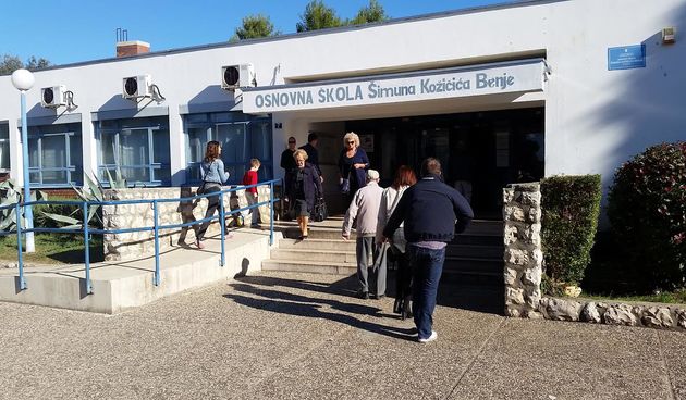 Izbori 2015: OŠ Šimuna Kožičića Benje u Zadru, Foto: Mladen Malik