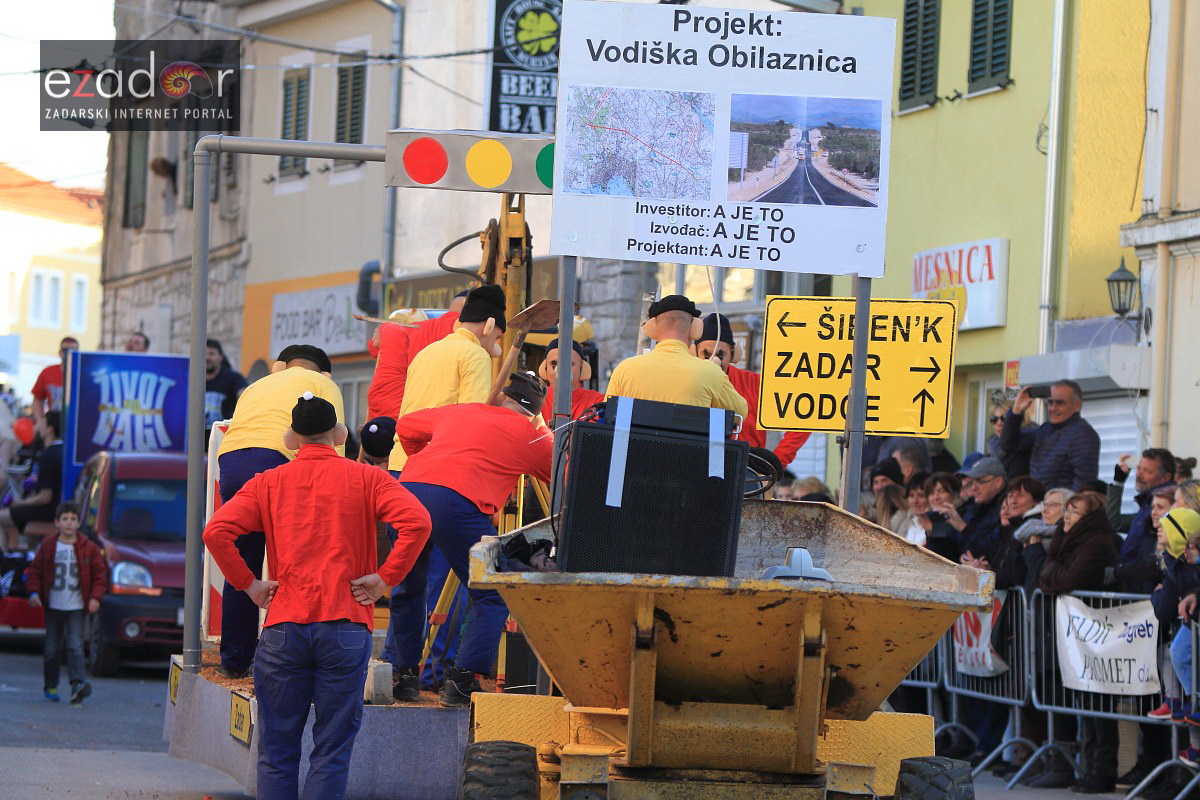 Maškarana povorka Velike Bake u Murteru