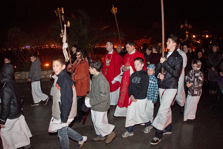 Sinoć je u Bibinjama na jedinstveni način obilježen Velik petak, foto: Leo Banić Sinoć je u Bibinjama na jedinstveni način obilježen Velik petak, foto: Leo Banić