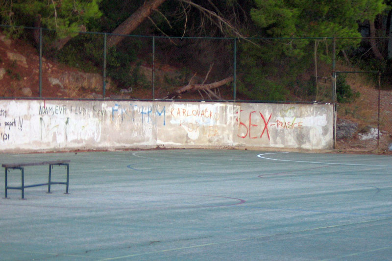 Nogometno igralište u Kukljici – prije i poslije