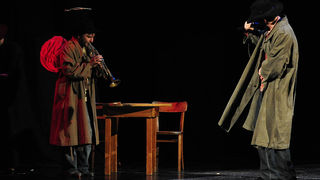 Zadar, 21.01.2013. snimio: Nenad Marčev
TEATAR EXIT, Zagreb
Saša Anočić
KAUBOJI
redatelj: Saša Anočić
igraju: Živko Anočić, Matija Antolić,
Hrvoje Barišić, Krunoslav Klabučar,
Rakan Rushaidat, Radovan Ruždjak i Ivana Rushaidat
izvan pre Zadar, 21.01.2013. snimio: Nenad Marčev
TEATAR EXIT, Zagreb
Saša Anočić
KAUBOJI
redatelj: Saša Anočić
igraju: Živko Anočić, Matija Antolić,
Hrvoje Barišić, Krunoslav Klabučar,
Rakan Rushaidat, Radovan Ruždjak i Ivana Rushaidat
izvan pre