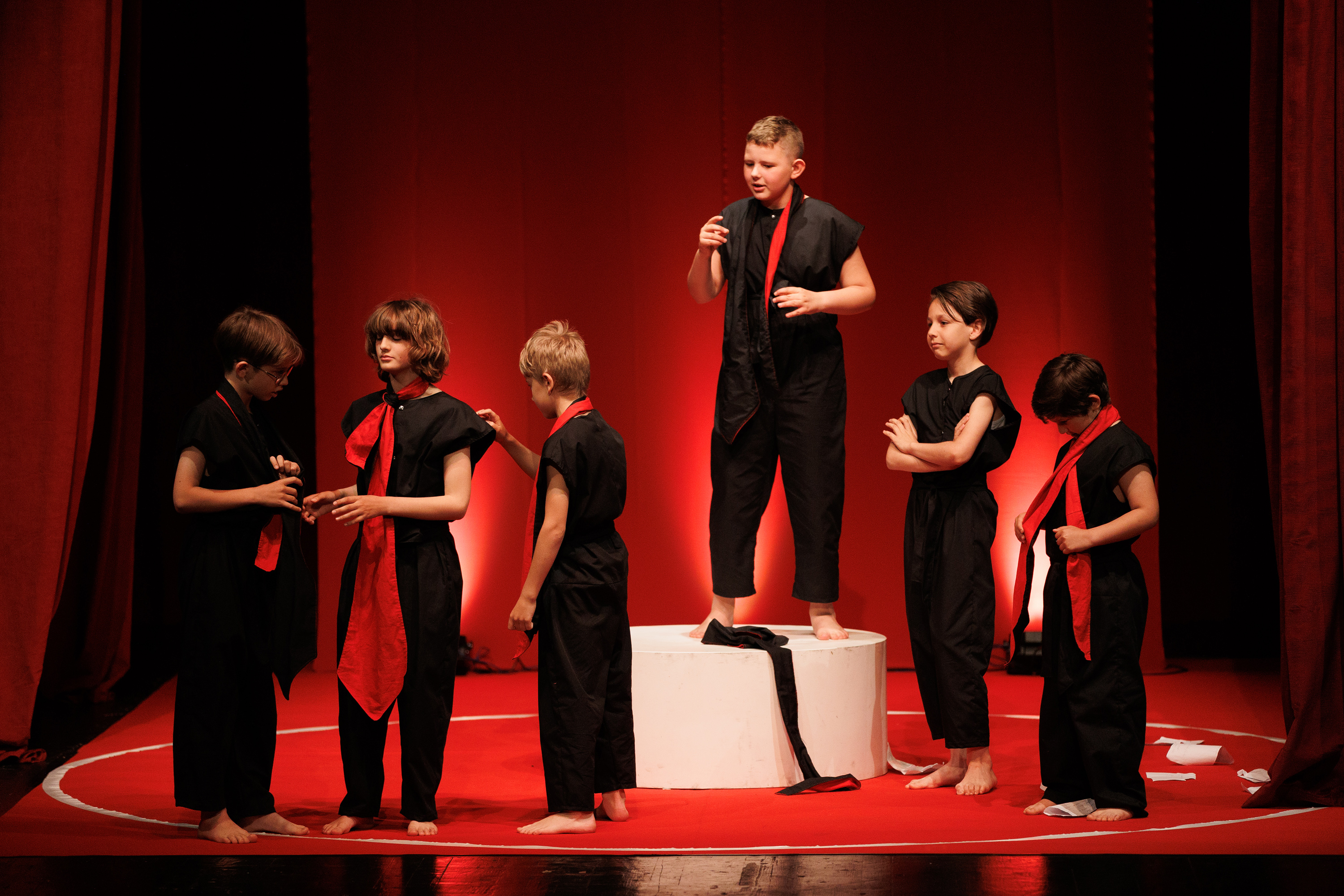 Igrajmo se: Zabranjeno mlađima od 15 strana A