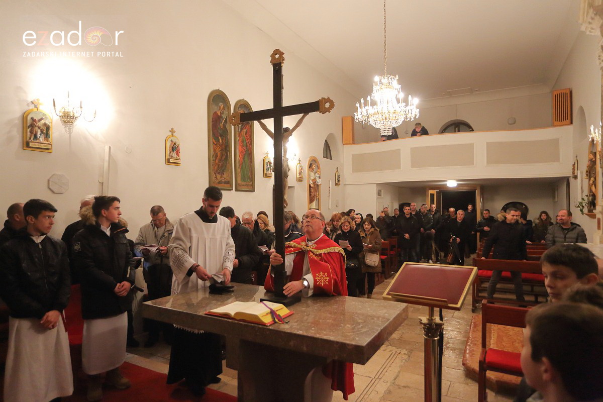 Bibinje: Tradicionalna procesija s Križem na Veliki Petak