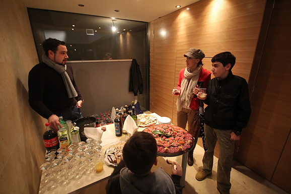 Prva samostalna izložba Ive Perinčić ” Čarolija Kazališta lutaka “