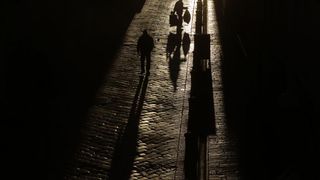 Približavanjem zimskog solsticija, odnosno tkzv. suncostaja dani su sve kraći, a sjene izražajnije.  Photo: Filip Brala/PIXSELL