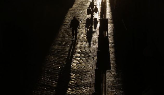 Približavanjem zimskog solsticija, odnosno tkzv. suncostaja dani su sve kraći, a sjene izražajnije.  Photo: Filip Brala/PIXSELL