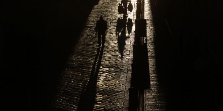 Približavanjem zimskog solsticija, odnosno tkzv. suncostaja dani su sve kraći, a sjene izražajnije.  Photo: Filip Brala/PIXSELL